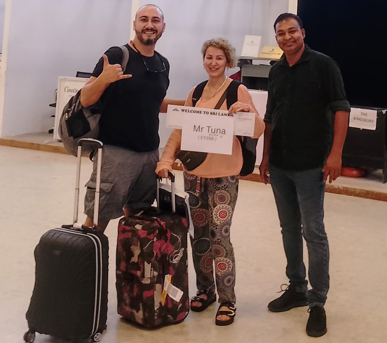 Airport paging and welcome service for arriving guests